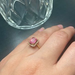 🎉SOLD🎉Pink Ring 18K Gold US 6